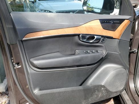 Certified 2023 Volvo XC90 B6 Plus image 15