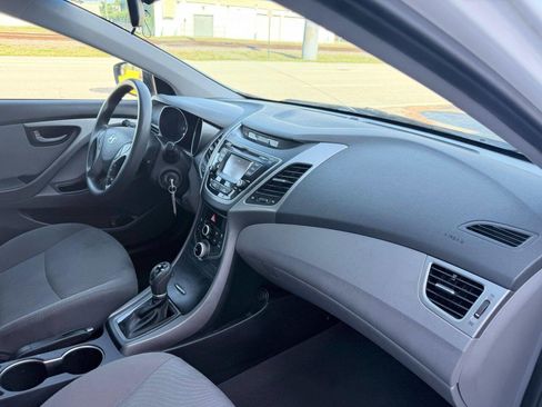 Used 2015 Hyundai Elantra SE w/ Option Group 02 FWD image 22