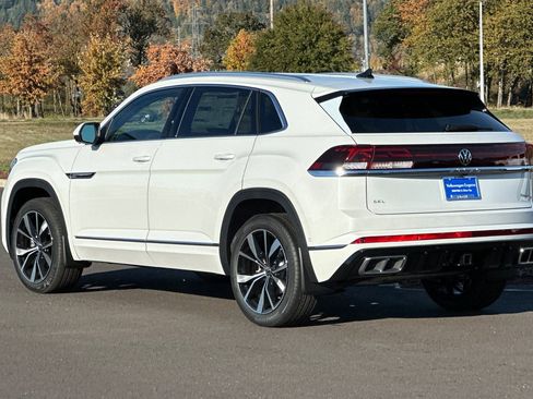 New 2026 Volkswagen Atlas Cross Sport SEL Premium R-Line image 5