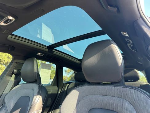 Used 2021 Volvo XC60 T8 R-Design w/ Advanced Package image 26