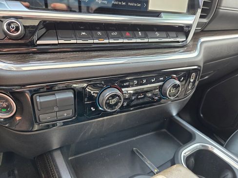 Certified 2024 Chevrolet Silverado 1500 LT Trail Boss w/ Convenience Package II image 27