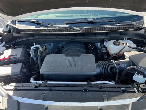 Used 2023 Chevrolet Suburban LS image 31