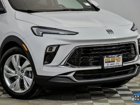 Used 2024 Buick Encore GX Preferred image 2