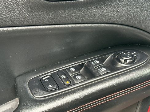 Used 2020 Jeep Compass Trailhawk AWD/4WD image 12