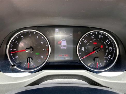 Used 2019 Toyota RAV4 XLE Premium FWD image 12