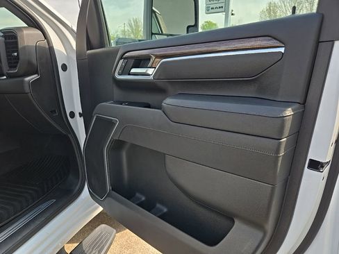 Used 2025 Chevrolet Silverado 2500 LT w/ Convenience Package AWD/4WD image 80