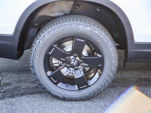 New 2025 Honda Ridgeline Black Edition image 11