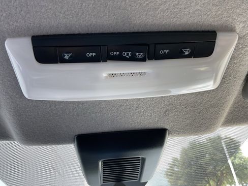 New 2025 Nissan Kicks Play S image 27