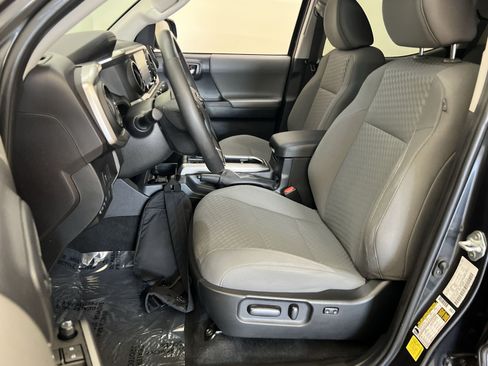 Used 2023 Toyota Tacoma SR5 AWD/4WD image 12