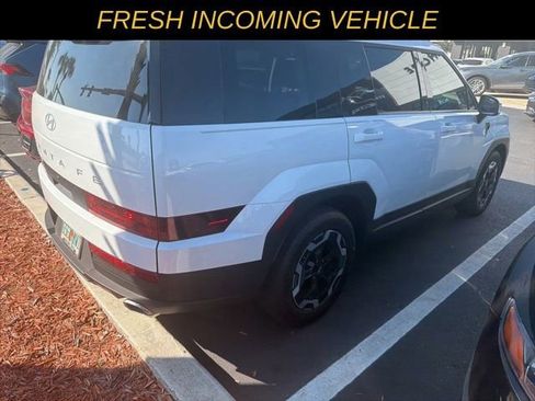 Used 2024 Hyundai Santa Fe SEL image 3