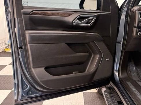 Used 2021 Chevrolet Tahoe Z71 w/ Max Trailering Package AWD/4WD image 16