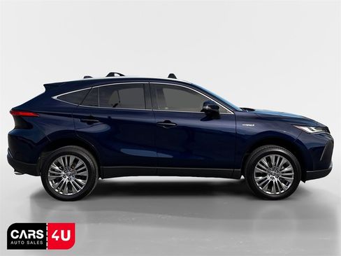 Used 2021 Toyota Venza XLE image 8