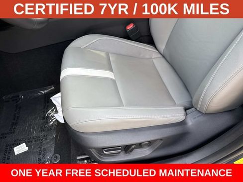 Used 2025 Toyota Camry SE FWD image 15