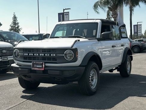 Used 2025 Ford Bronco Base image 4
