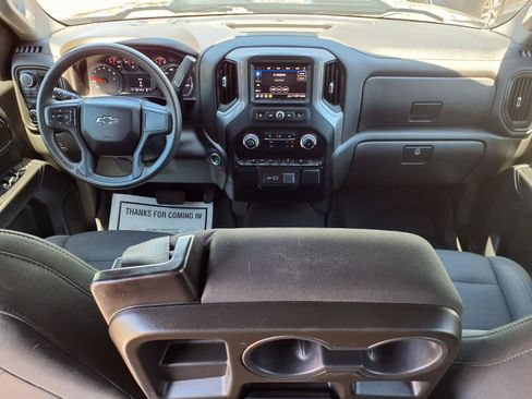 Used 2022 Chevrolet Silverado 1500 Custom Trail Boss AWD/4WD image 17