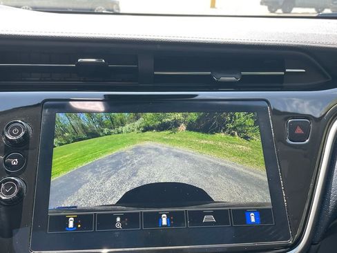 Certified 2023 Chevrolet Bolt EUV Premier w/ Sun & Sound Package FWD image 40