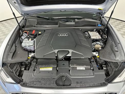 Used 2019 Audi Q8 Premium Plus AWD/4WD image 31