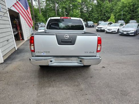 Used 2012 Nissan Frontier SV w/ SV Premium Utility Pkg image 5