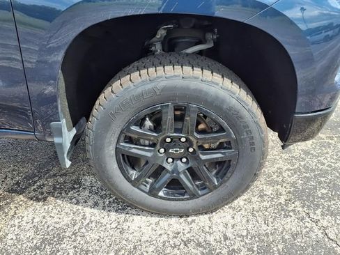 Used 2023 Chevrolet Silverado 1500 LT Trail Boss w/ LT Trail Boss Premium Package AWD/4WD image 14