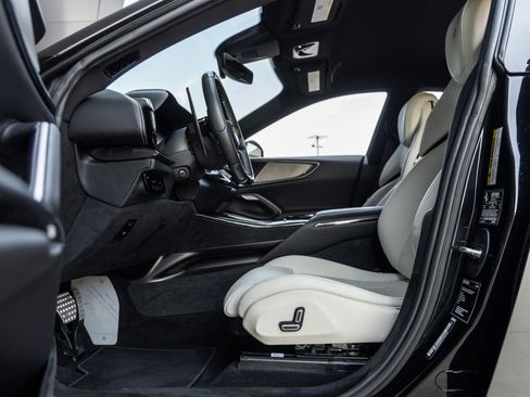 Used 2024 Ferrari Purosangue image 24