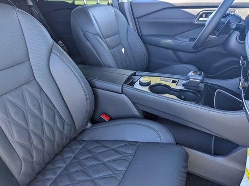 New 2026 Nissan Rogue Platinum w/ Platinum Premium Package image 32