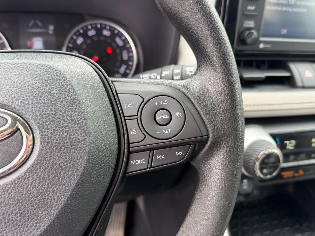 Used 2022 Toyota RAV4 XLE AWD/4WD image 30