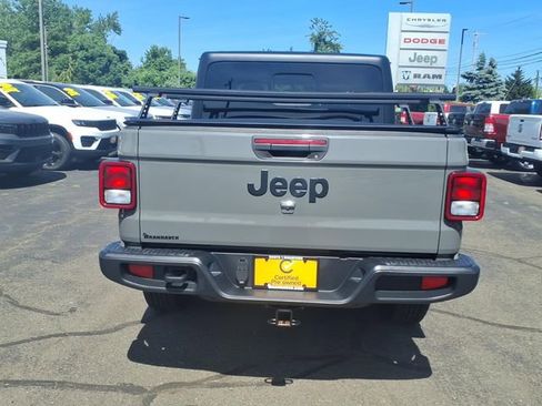 Used 2023 Jeep Gladiator Sport AWD/4WD image 6