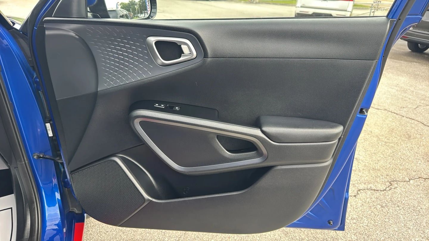 Used 2020 Kia Soul GT-Line FWD image 30