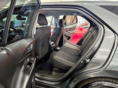 Used 2018 Chevrolet Equinox LT image 30