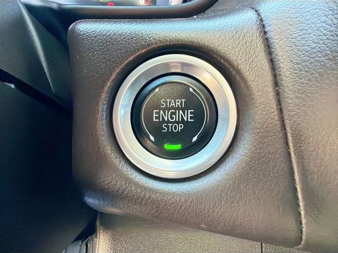 Used 2024 GMC Yukon SLT image 38