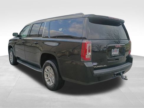 Used 2020 GMC Yukon XL SLT image 3