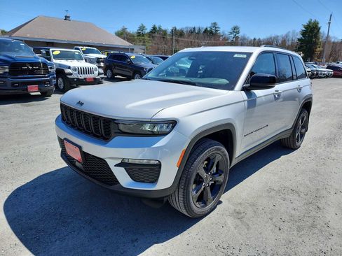 New 2024 Jeep Grand Cherokee Limited w/ Black Appearance Package image 1