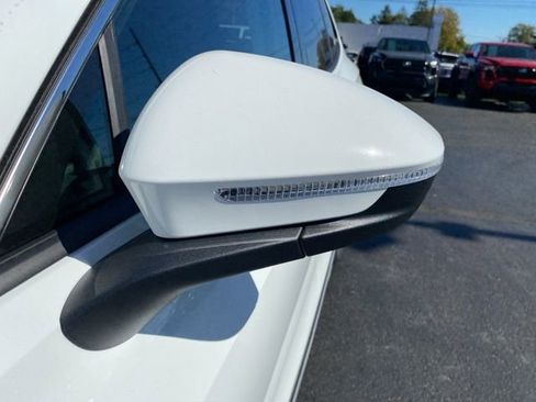 New 2025 Volkswagen Tiguan SE FWD image 20
