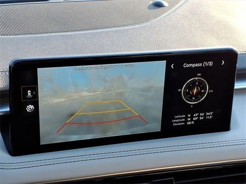 Used 2025 Genesis G70 2.5T image 16