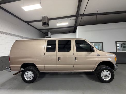 Used 1997 Ford E-350 and Econoline 350 image 3