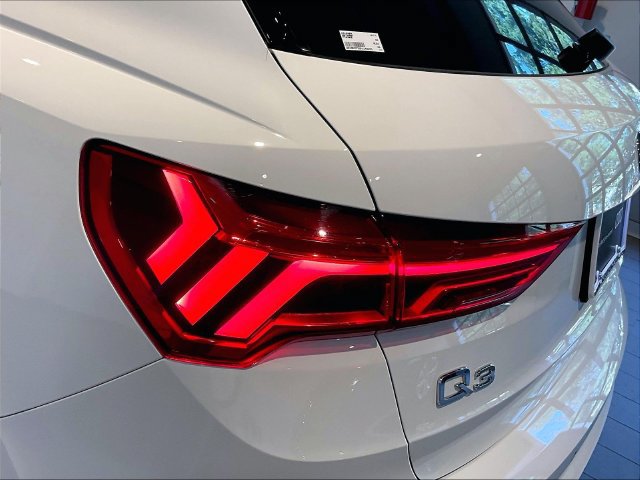 Certified 2023 Audi Q3 2.0T Premium w/ Convenience Package AWD/4WD image 31