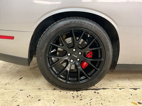 Used 2016 Dodge Challenger SRT Hellcat image 15