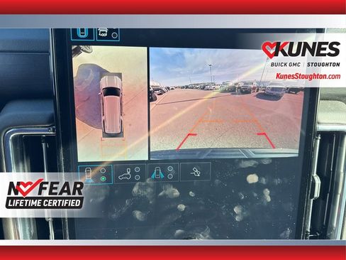 Used 2025 GMC Yukon XL Denali image 32