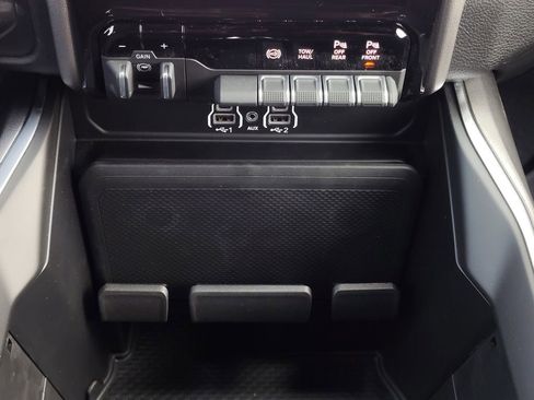 New 2026 RAM 3500 Big Horn AWD/4WD image 10