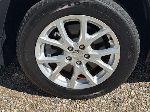 Used 2014 Jeep Cherokee Latitude image 12