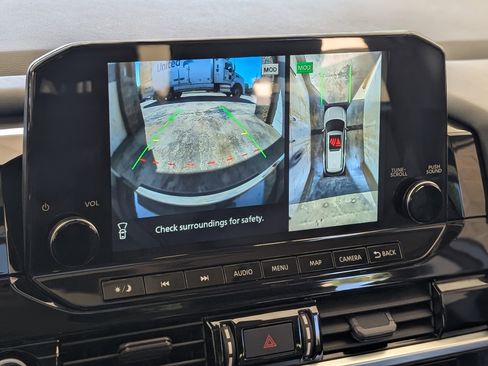 Used 2022 Nissan Pathfinder SL w/ SL Premium Package image 31