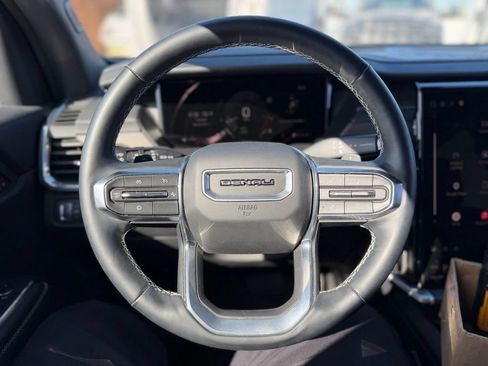 Used 2025 GMC Acadia Denali AWD/4WD image 6