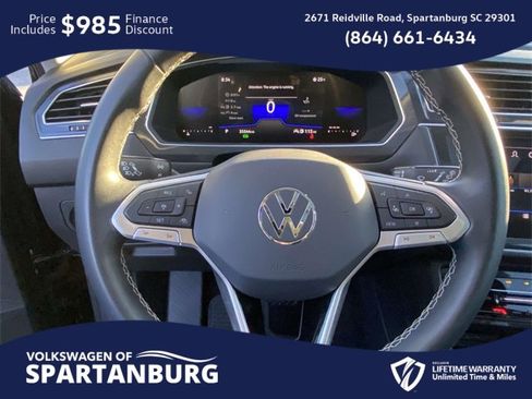 Used 2023 Volkswagen Tiguan SE image 21