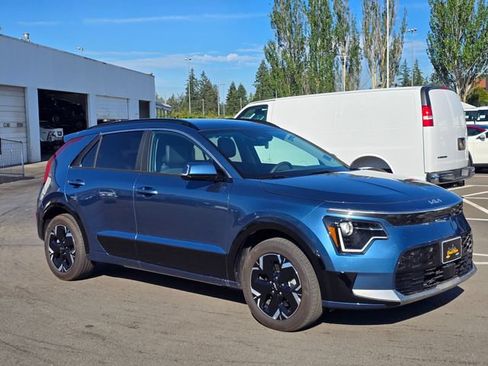 Certified 2024 Kia Niro Wind w/ Wind Preserve Package FWD image 8