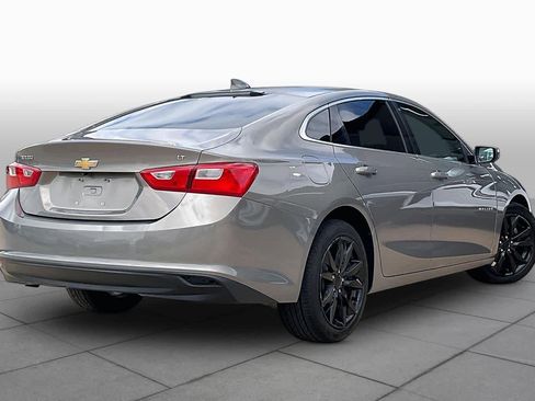 Used 2017 Chevrolet Malibu LT FWD image 14