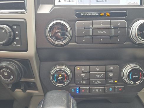 Used 2019 Ford F150 Lariat w/ Equipment Group 502A Luxury AWD/4WD image 22