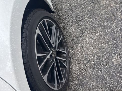 Used 2025 Toyota Camry XLE w/ Premium Plus Package image 8