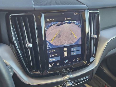 Used 2019 Volvo XC60 T6 Momentum w/ Advanced Package image 9