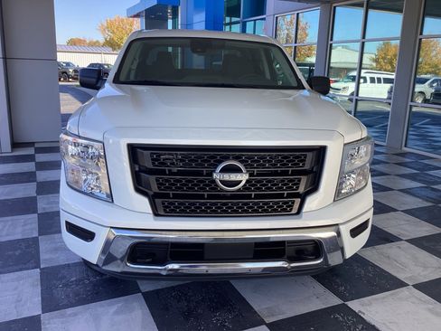 Used 2024 Nissan Titan SV w/ Accessory Utility Package image 4