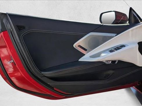 Used 2021 Chevrolet Corvette 3LT w/ Z51 Performance Package image 11